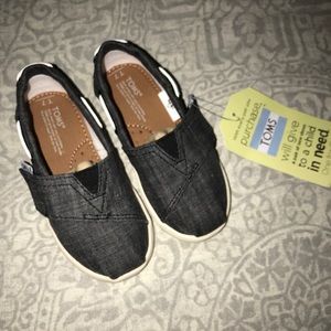 Tom’s Tiny Bimini Black Chambray NWT